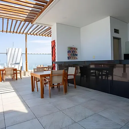 ¡espectacular Apto Con Vista Al Mar Piso 28! Apartment