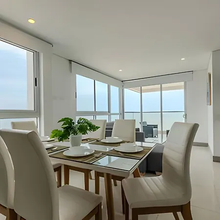 ¡espectacular Apto Con Vista Al Mar Piso 28! Apartment