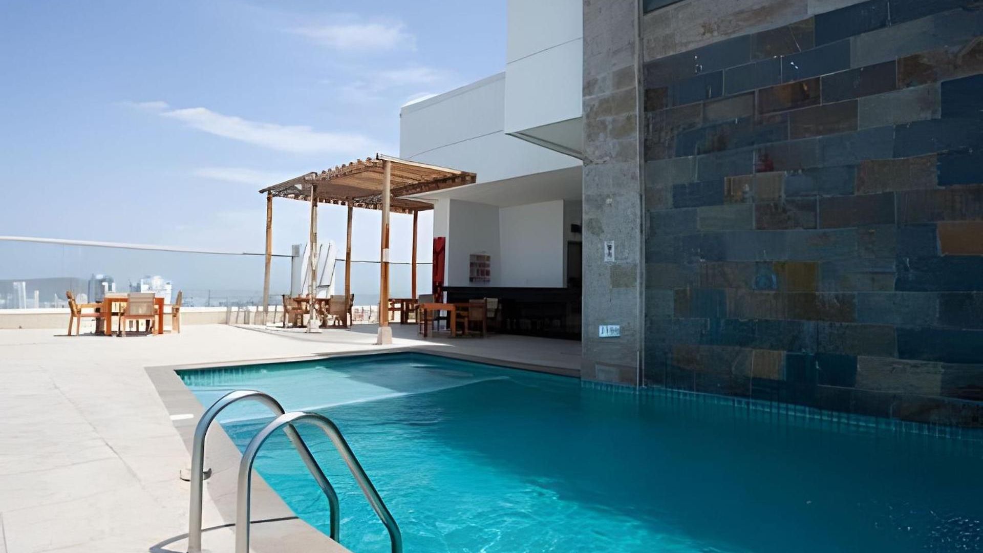 ¡espectacular Apto Con Vista Al Mar Piso 28! Apartamento