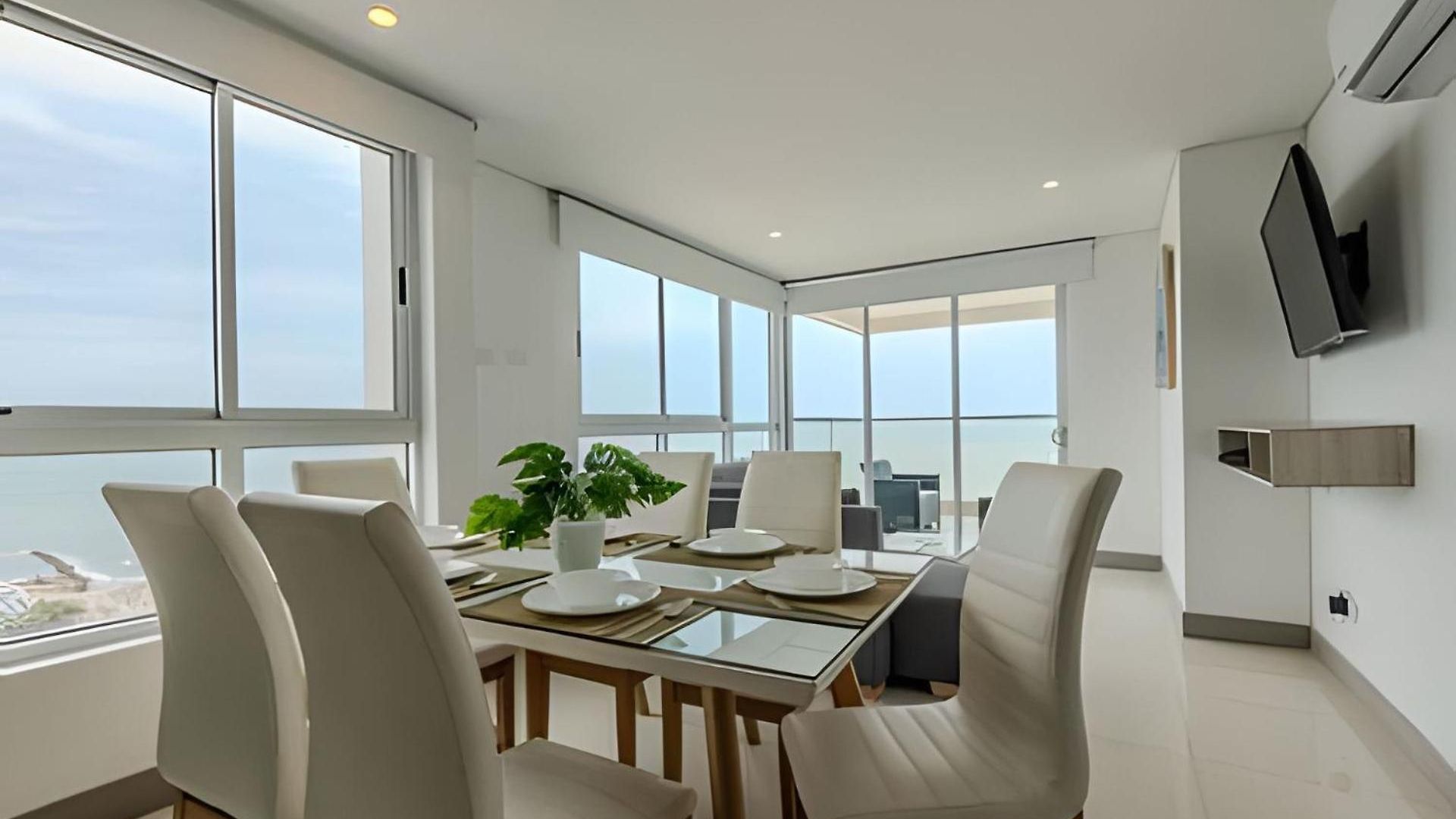 ¡espectacular Apto Con Vista Al Mar Piso 28! Apartamento
