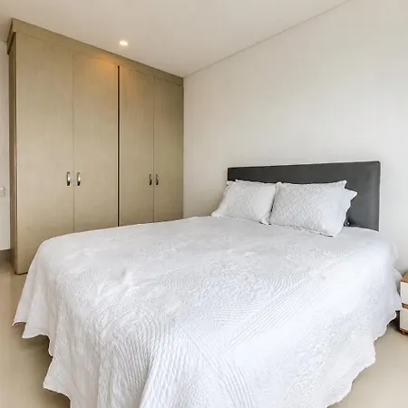 ¡espectacular Apto Con Vista Al Mar Piso 28! Apartamento